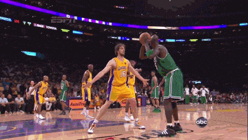 中甲首轮裁判名单：张杨帆执法广州豹vs延边，王阳执法苏州vs陕西.