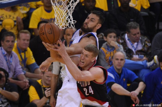 济压力中仍 济压力中仍