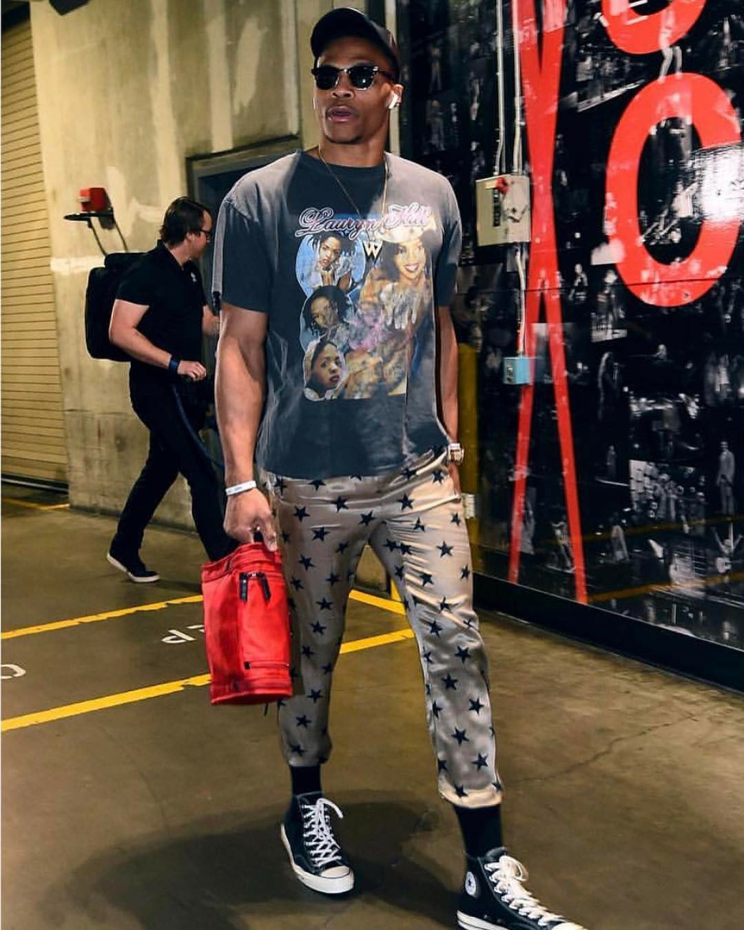 两条关键信 两条关键信